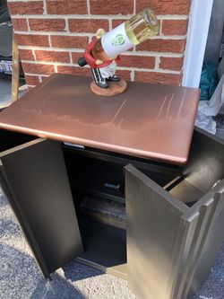 Storage cabinet