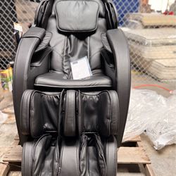 Insignia™ 2D Full Body Massage Chair – Black