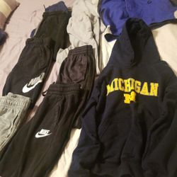 BOY'S CLOTHES:  8 SWEATPANTS,  1 HOODIE,  1 COLUMBIA JACKET  FITS  AGES 6-9 Year old