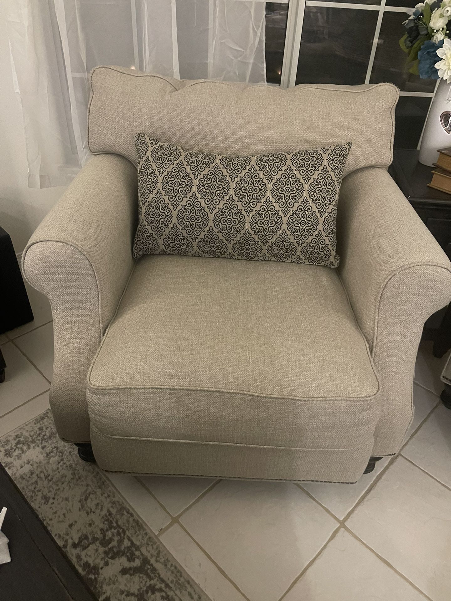 Moving Sale- Chair Like New Well Kept Recent Purchase 