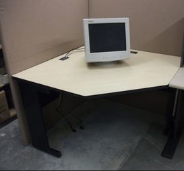 48x48x29h Corner Desk NOT NEGOTIABLE