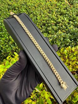 New 10K Solid Yellow Gold Cuban Bracelet 24.2 grams 7 inches 7mm