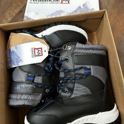 Boys Snow Boots Size|11 New Condition 