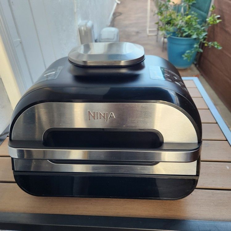 Ninja 4-QT Foodi Smart XL Grill Air Fryer ,Model FG551