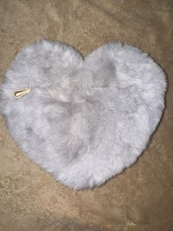 Soft Life Heart Pouch – Dreamy Faux Fur Zipper Clutch