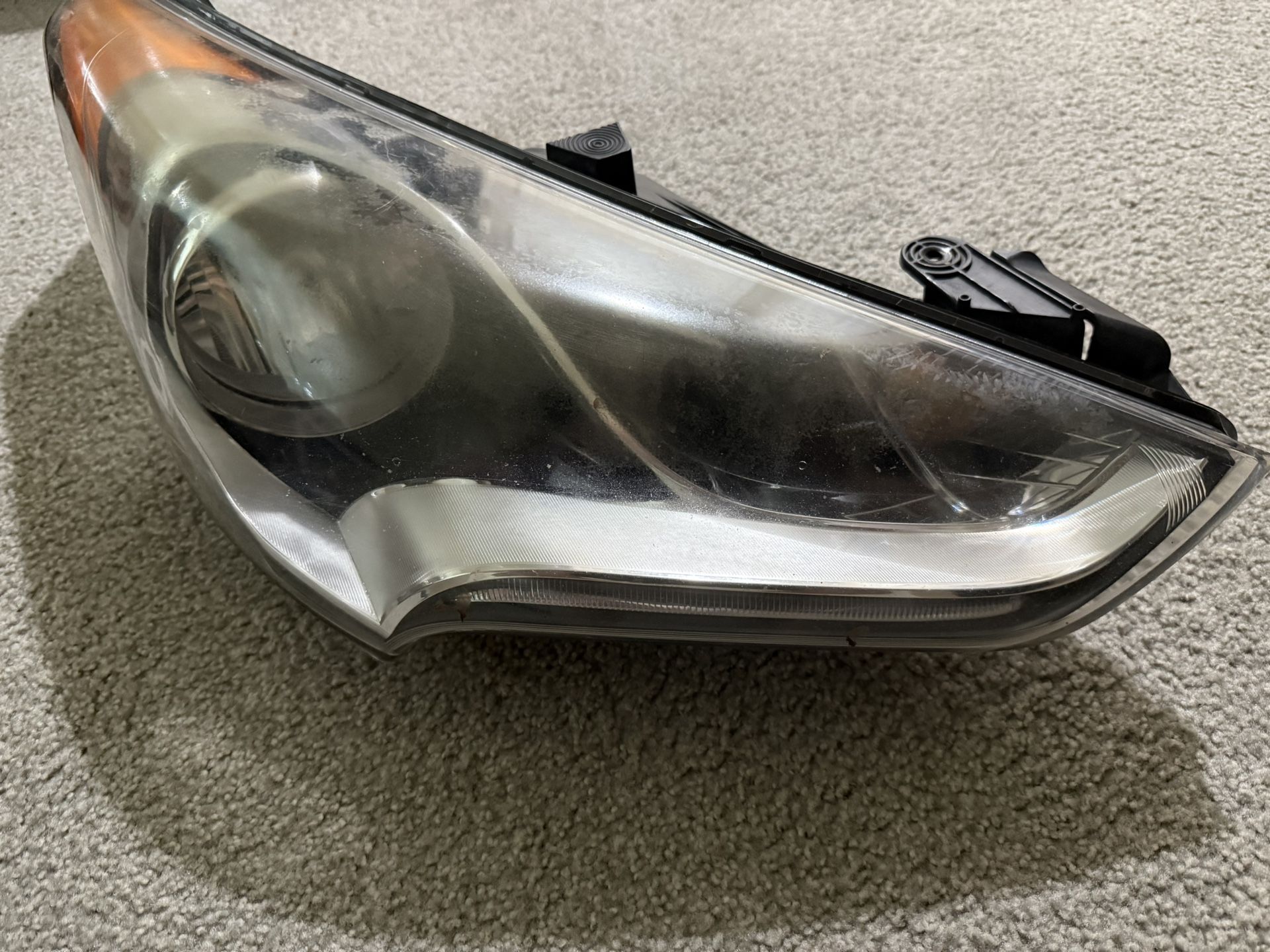 2012-2016 Hyundai Veloster Headlight (passenger Side)