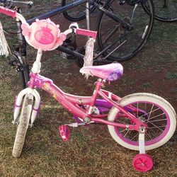 Girls Princess Bike -- Almost Like NEW!  ... With Helmet, Bell & Protective Pads!