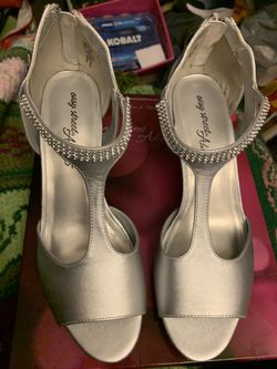 Easy Street Alive 5 Silver Women Dress Shoes