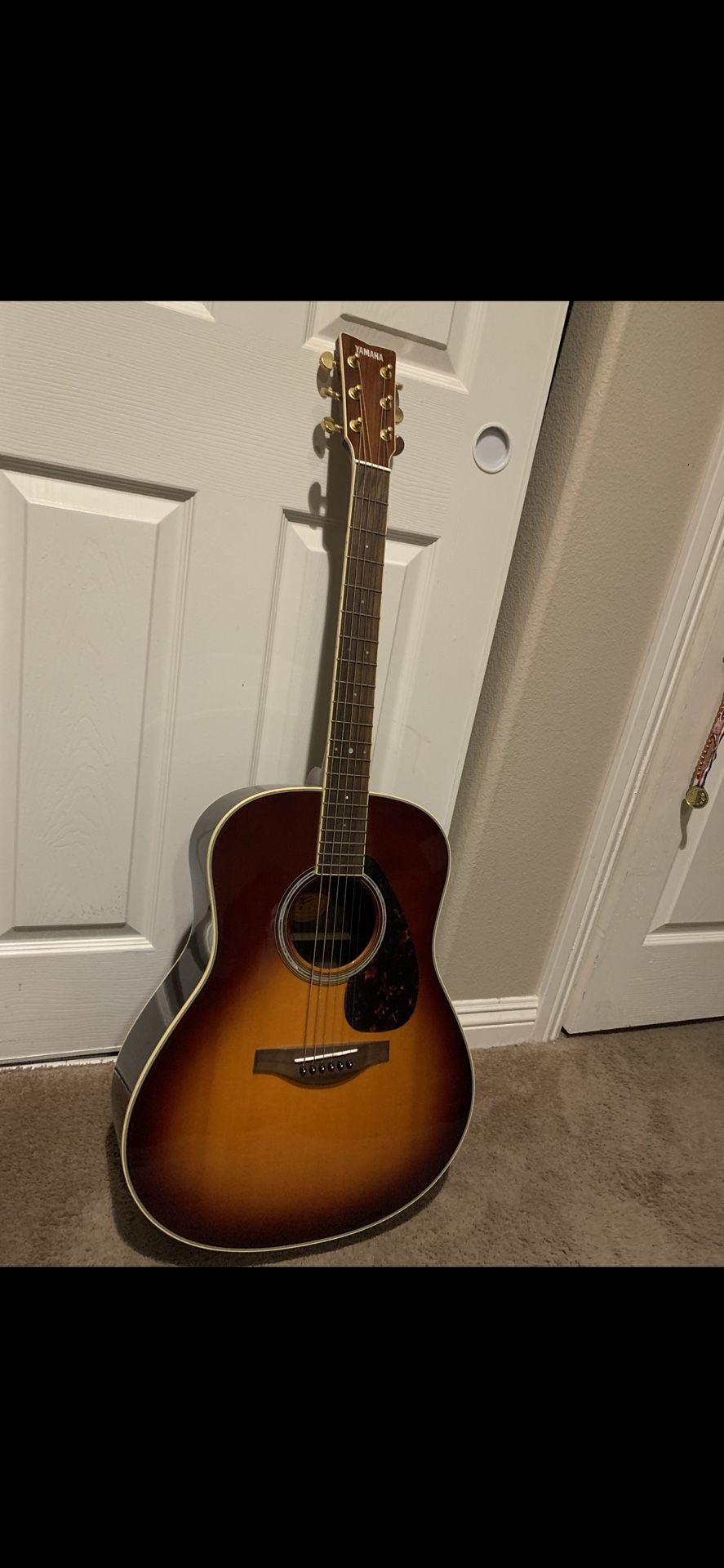 Yamaha LL6 ARE Jumbo Acoustic Electric Guitar