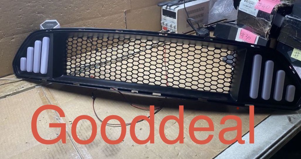 YY3 Honeycomb Front Bumper Grille w/LED DRL Compatible with 18-20 Ford Mustang Base