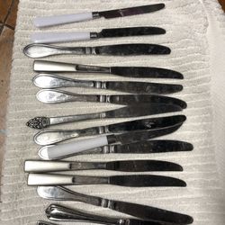 16 Cuchillos De Mesa Gratis