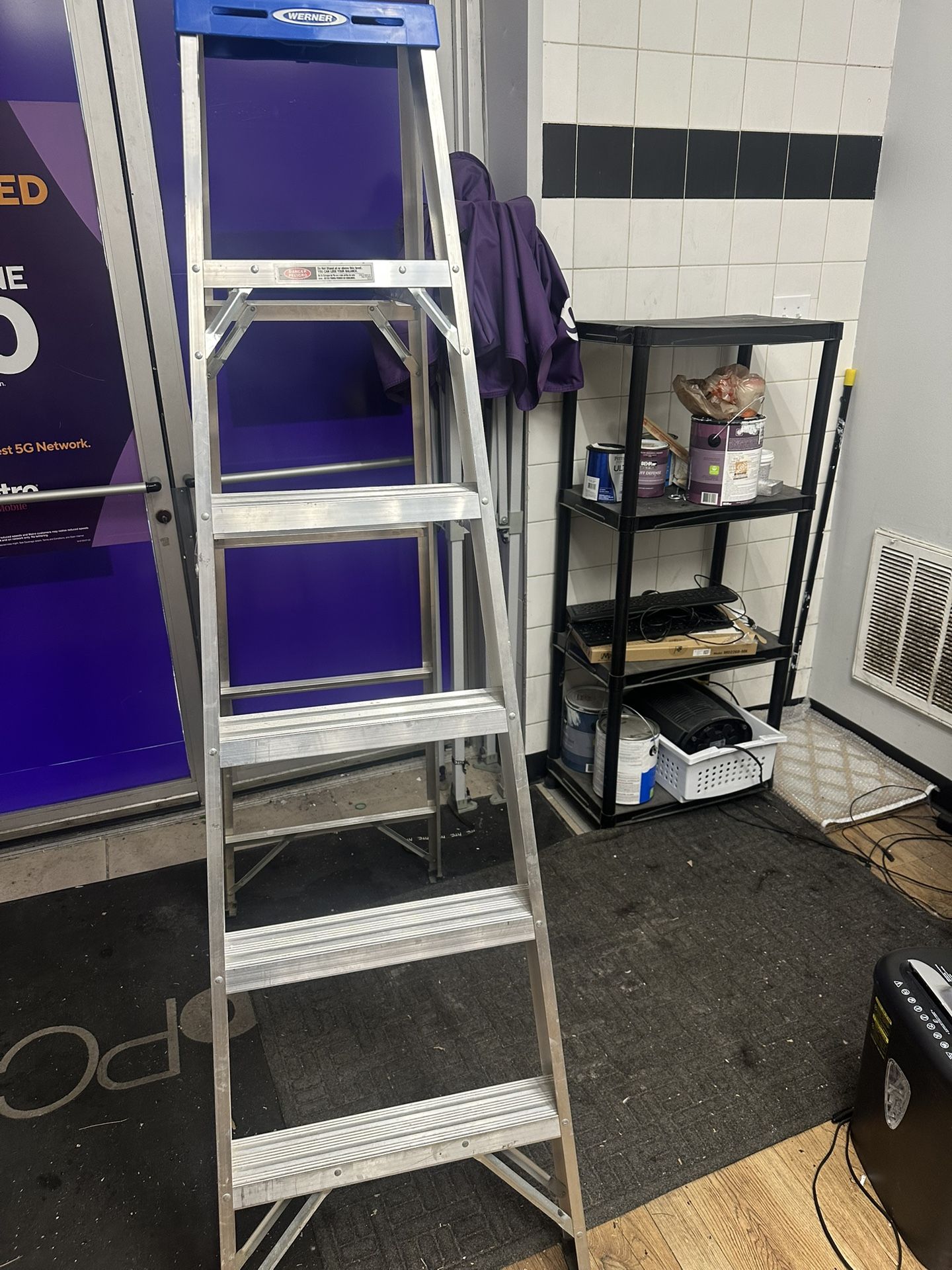 WERNER Stepladder: 6 ft Ladder Size