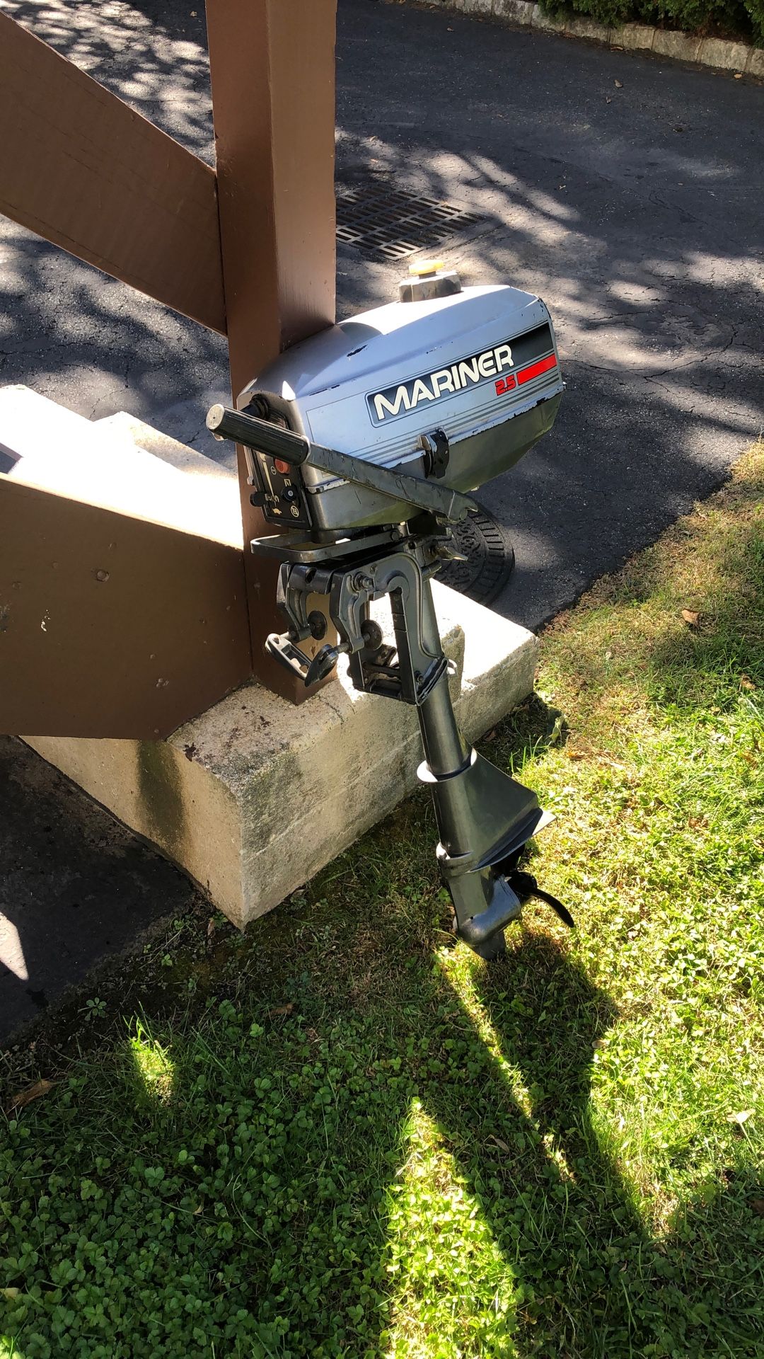 2.5 Horse Power Mercury Mariner Outboard Motor 