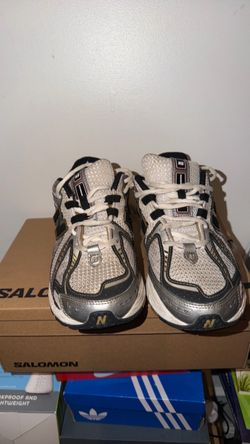 Women’s New Balance shoe size 9