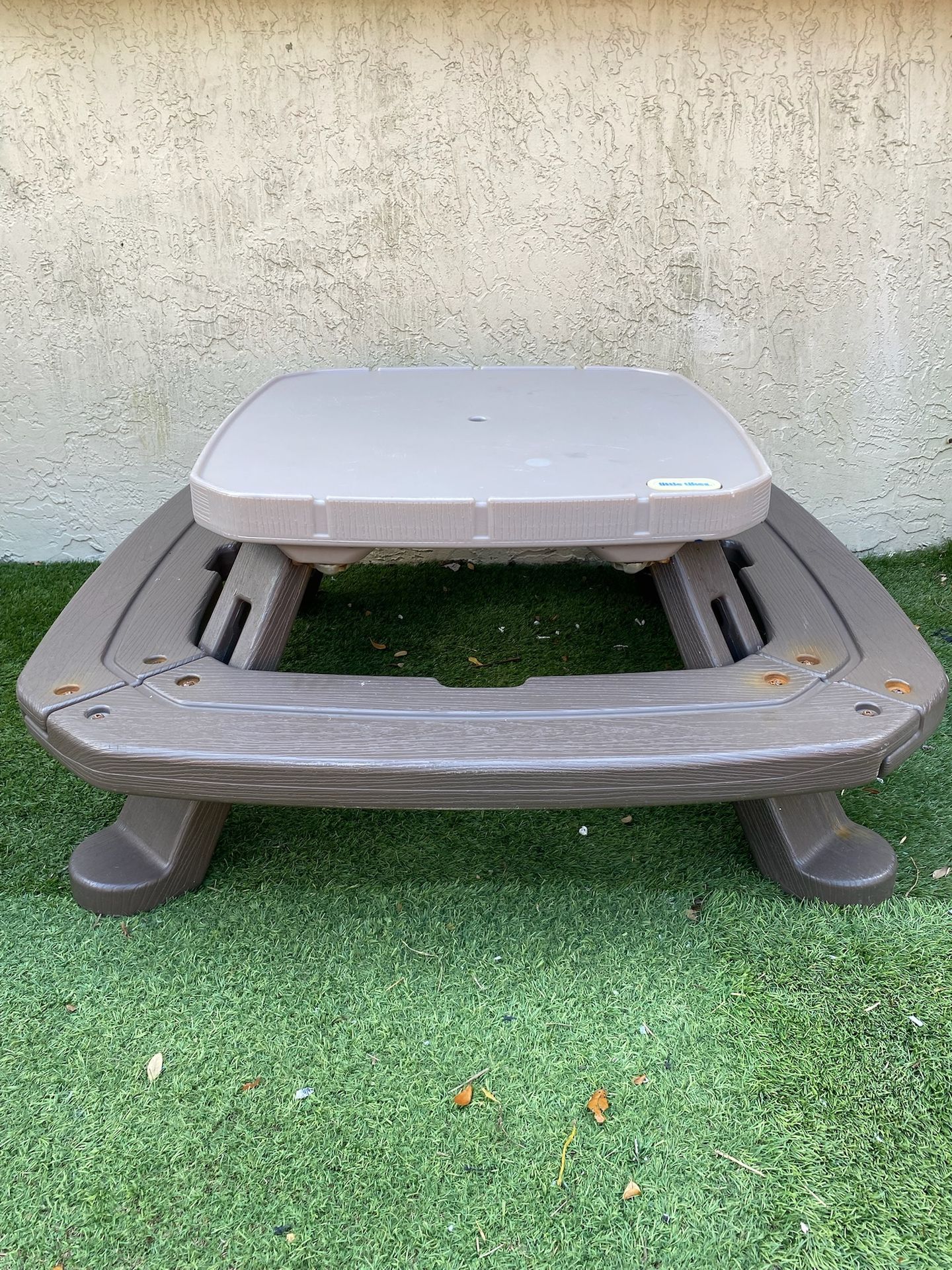 Little Tikes Kids Picnic Table - Sits 8 - Folds Flat - See My Other Items 😎