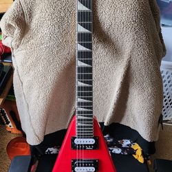 Jackson JS Series King V JS32T (Ferrari RED)