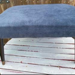 Nice Blue Stool MY PRICE IS FIRM ONLY REPLY WHEN READY TO BUY 