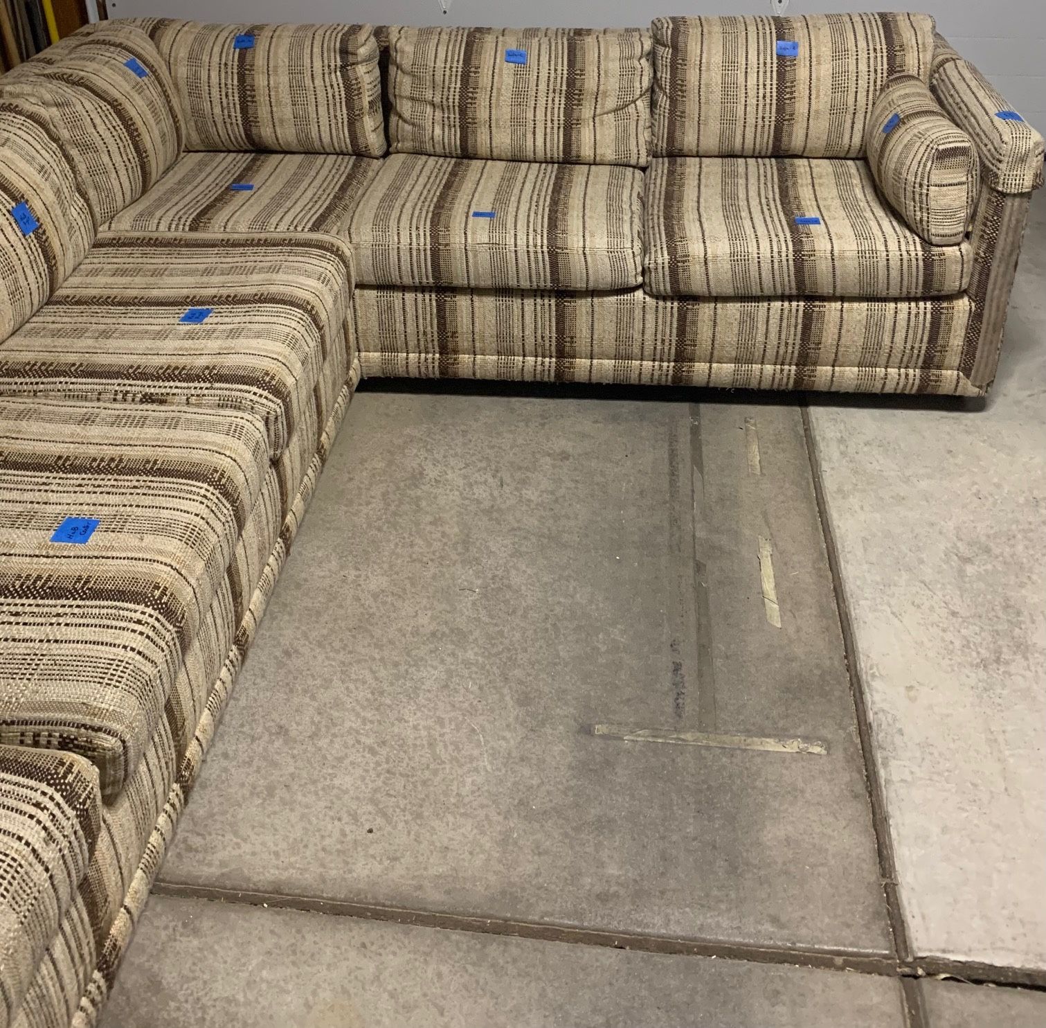 L-shaped couch set