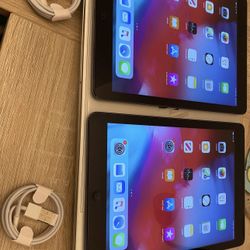 2 APPLE IPAD Air Bundle