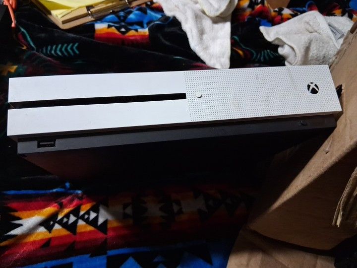 Xbox One S