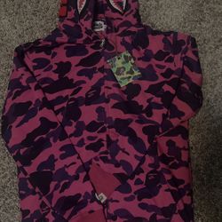 BRAND NEW BAPE HOODIE SIZE M