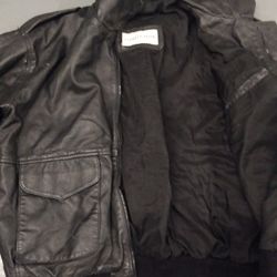 Men Leather Jacket Size Large 😃😃😃😃