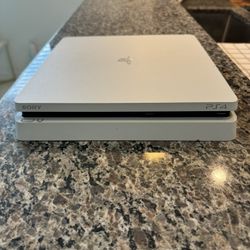PS4 SLIM 