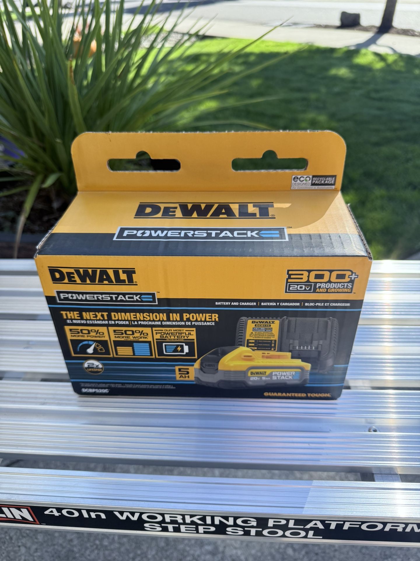 DeWALT Powerstack 20v 5Ah + Charger Combo