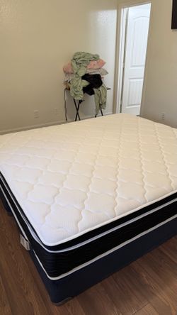 KING SIZE HYBRID MATTRESS AND BOX SPRINGS