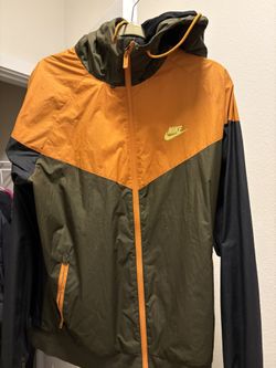 Nike Windbreaker - Size Large 