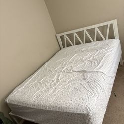 Full Size Metal Bed Frame With Mattress 