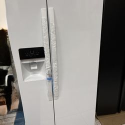WHIRLPOOL - 21.4 Cu Ft Side-by-Side Refrigerator / Ice Maker & Water Dispenser in White