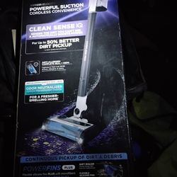 Shark Powerful Suction "CORDLESS"