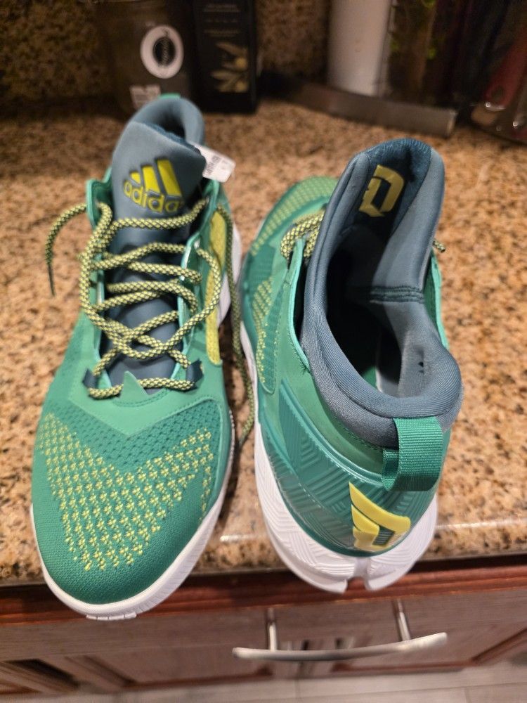 UNWORN RARE LIMITED BRAND NEW REAL DAME LILLARD LIMITED 