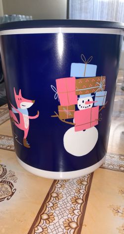 Tupperware mexicano Christmas container