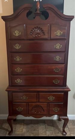 Tallboy dresser