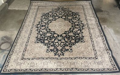 Beautiful Ornate Rug