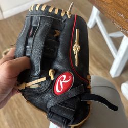 Youth Rawlings Baseball Glove