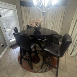 6-piece dining room set. 