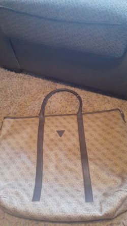 Nwt Huge GUESS Luggage Style Bag