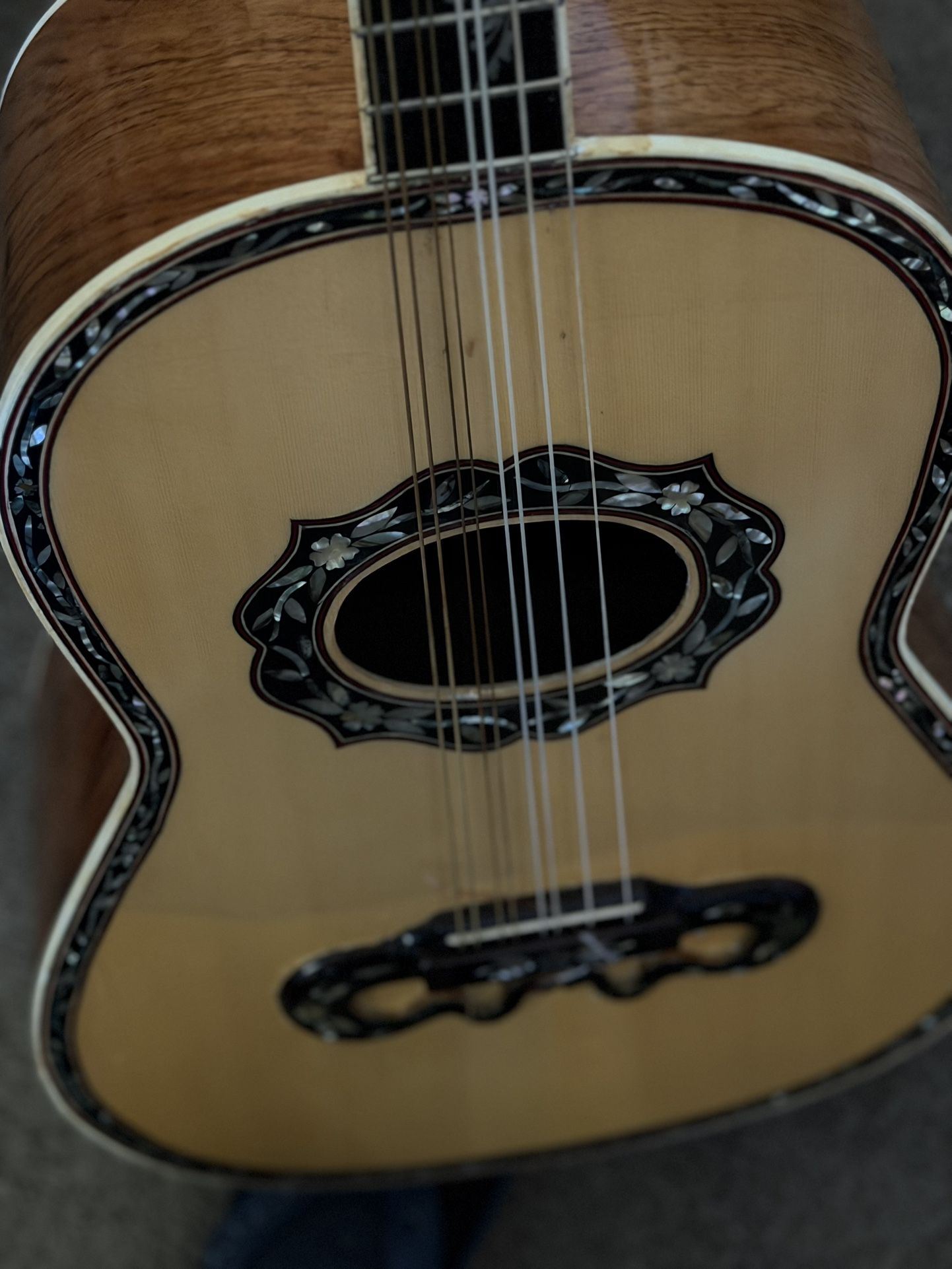 Guitarra Huapanguera en excelentes Condiciones 