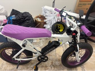 E BIKE FOR SALE 900$ BRAND NEW ONLY RIDDEN 2 times