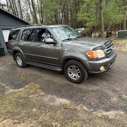 2004 Toyota Sequoia