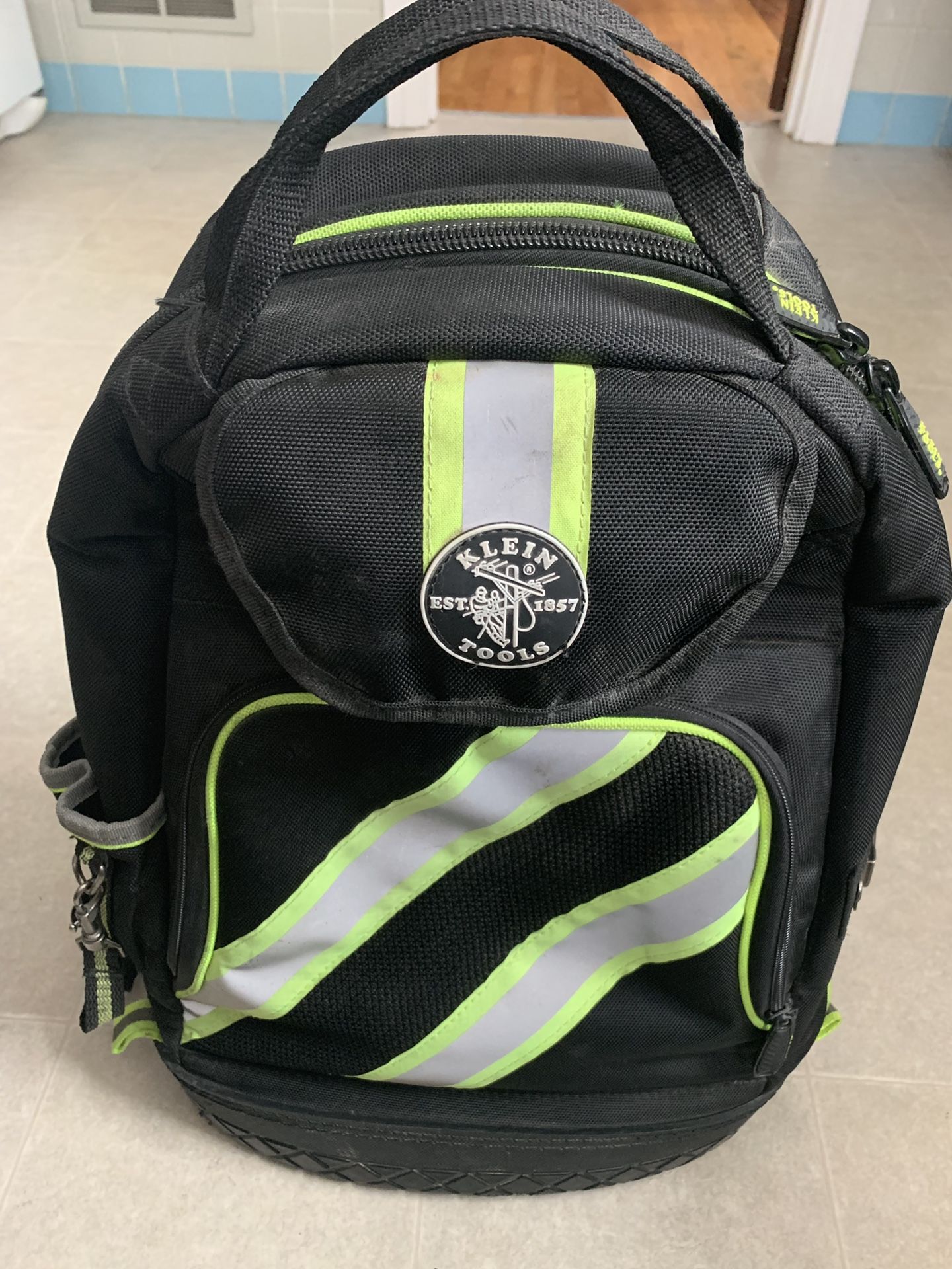 klein tools tradesman pro high reflective backpack 55597 tool bag for Sale  in Cincinnati, OH - OfferUp