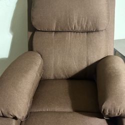 Like New recliner chair 