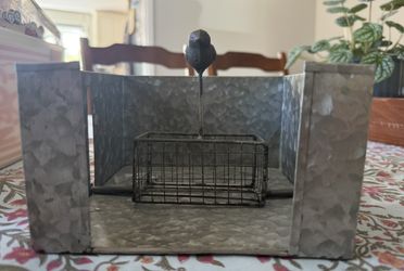 Napkin Dispencer/ Salt And Pepper Holder