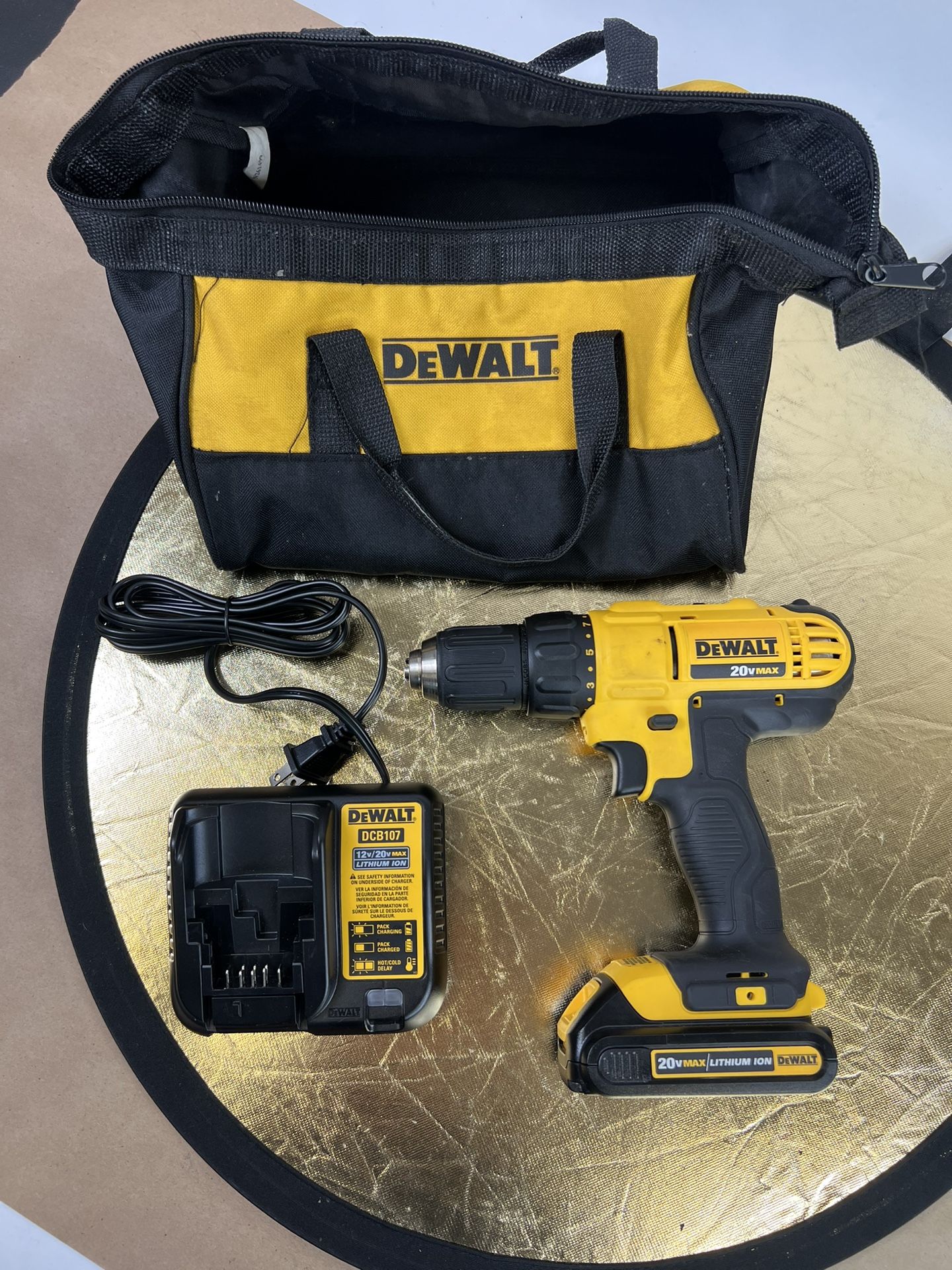 Pre-owned DCD771 1/2 (13mm) CORDLESS DRILL DRIVER With Bag, One Battery, Charger