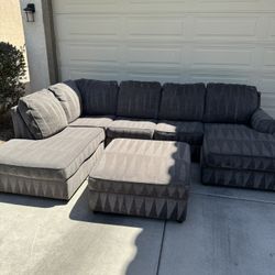 Modern Grey Sectional With Ottoman 