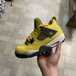 jordan 4 size 5.5y