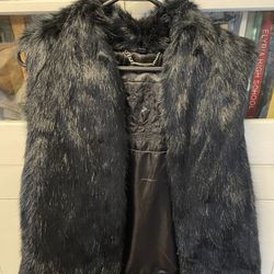 Express Brand Faux Fur Vest Womens SIZE M Black Sleeveless Open Front VG